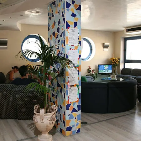 Felicioni Отель Пинето