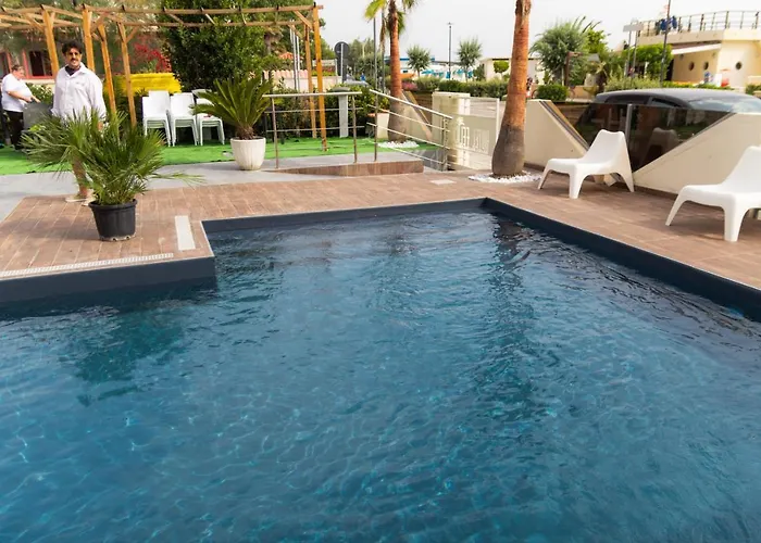 Felicioni Отель Пинето