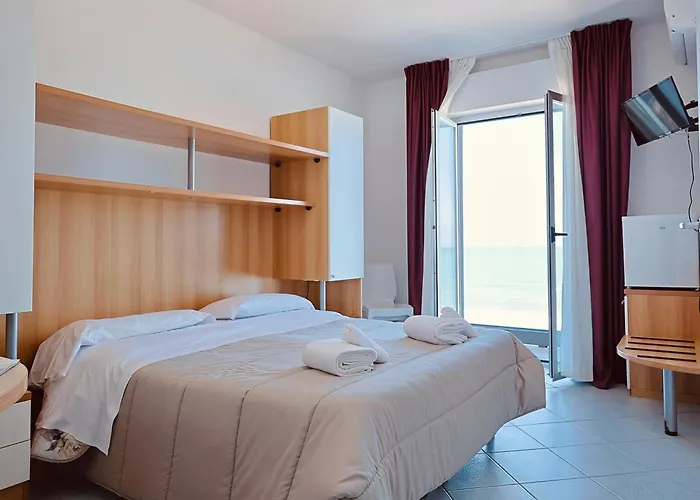 Felicioni Отель Пинето